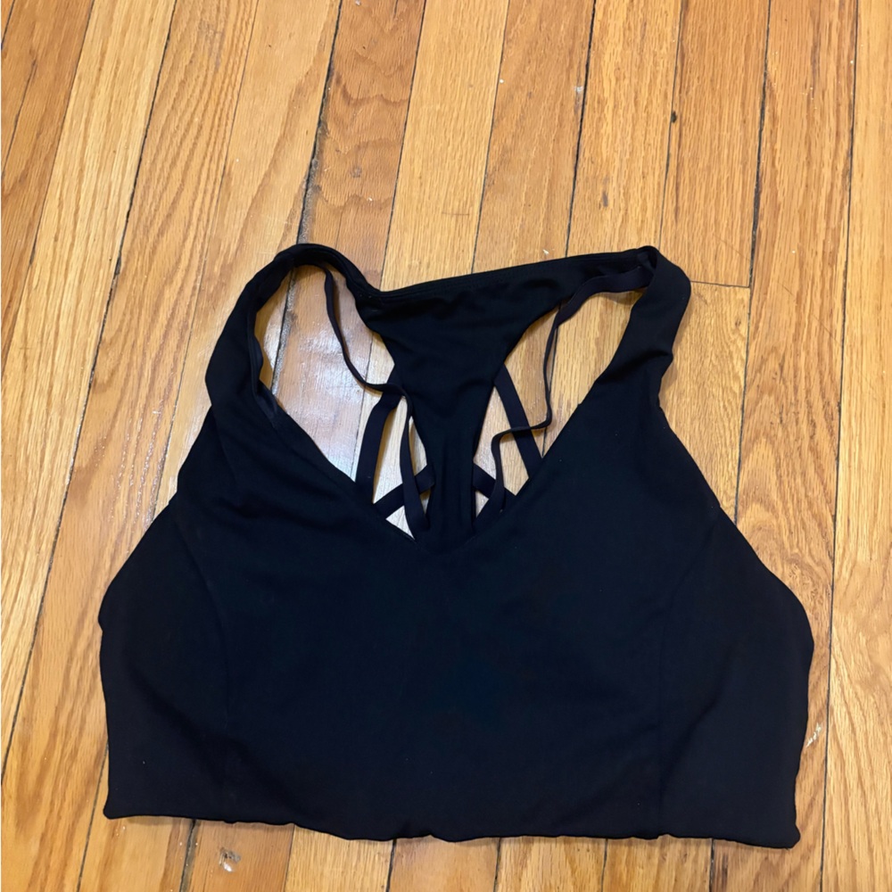 Stylish Black Strappy Sports Bra